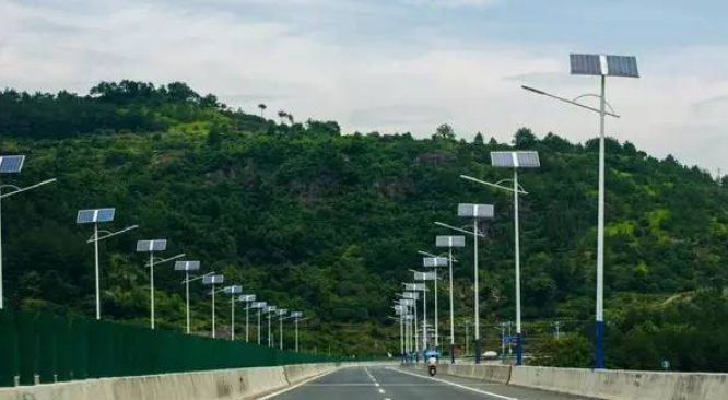 農(nóng)村led太陽(yáng)能路燈